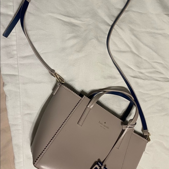 Small leather Kate Spade tote. - Picture 4 of 7